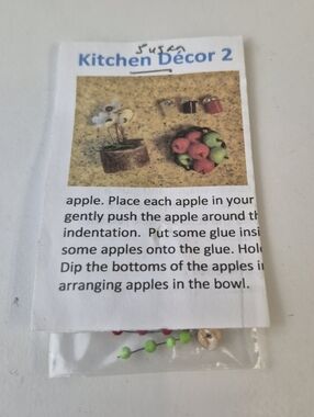 Spinweaver Quarter Scale Dollhouse Kit • Kitchen Decor 2 • 1:48 Miniature